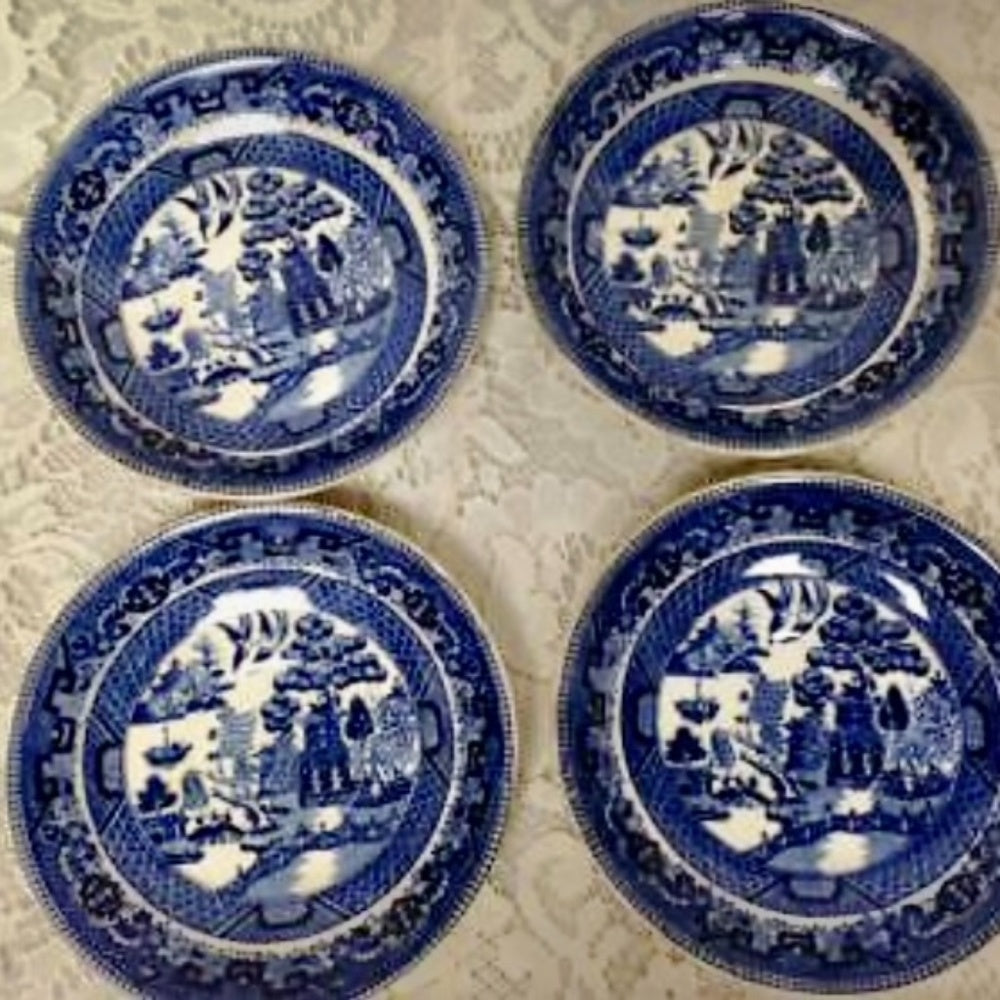 Vintage, Rare, Buffalo Pottery, 12-pc Blue Willow Snack-Dinner Set