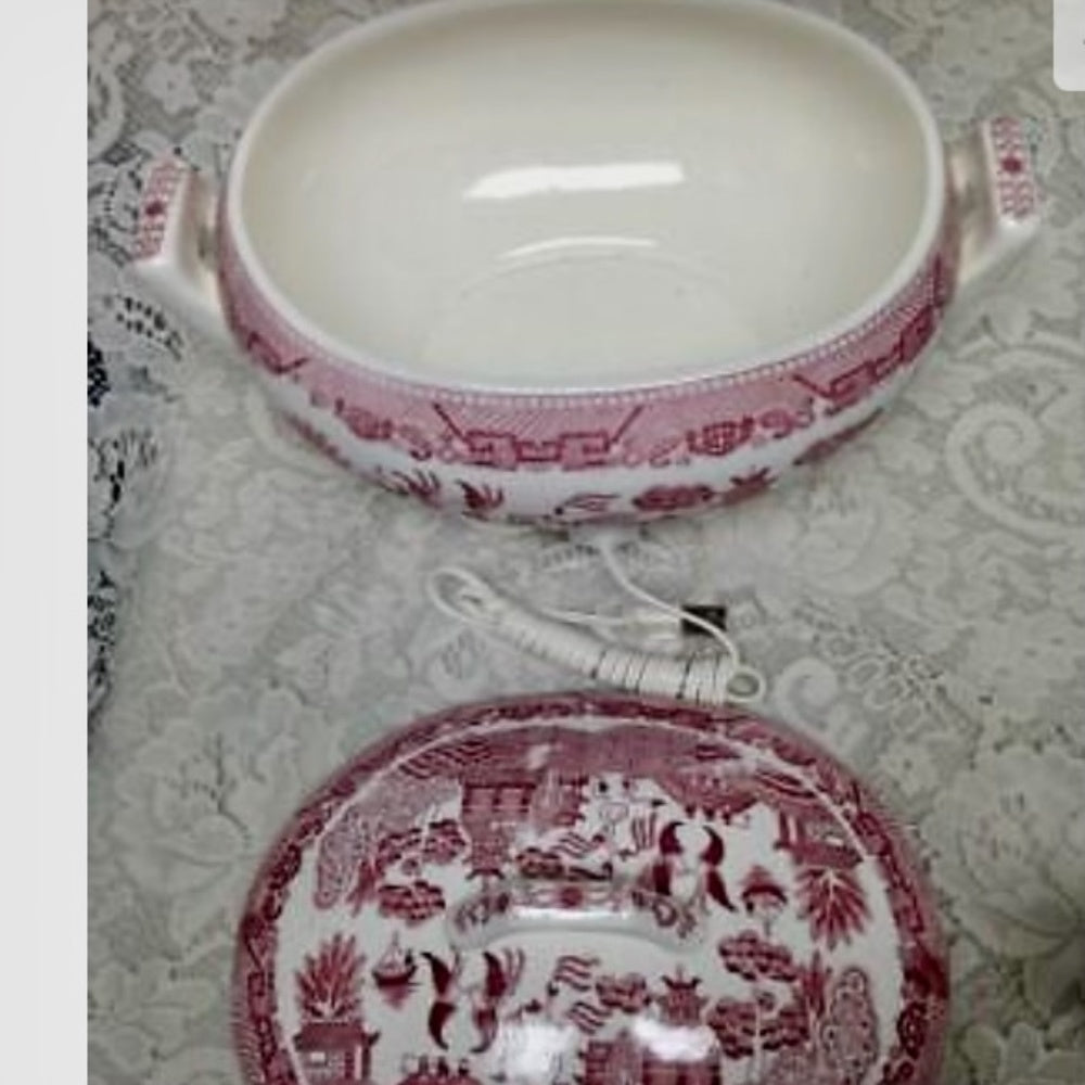 Vintage,  Rare, Red Willow 2pc 12in x 9in x 8in Soup Tureen
