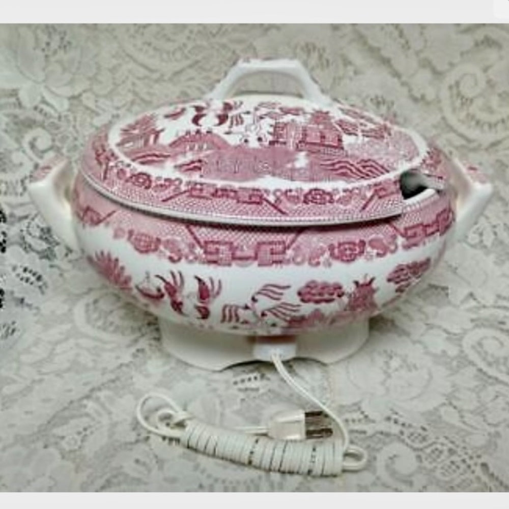 Vintage,  Rare, Red Willow 2pc 12in x 9in x 8in Soup Tureen