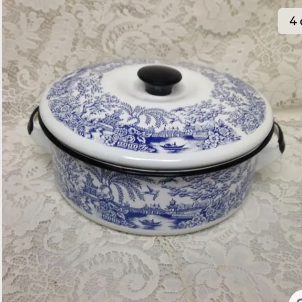 Blue Willow, Enamelware Cookware Large Dutch Oven w/ Lid 11in W x 10in D x 5.5in