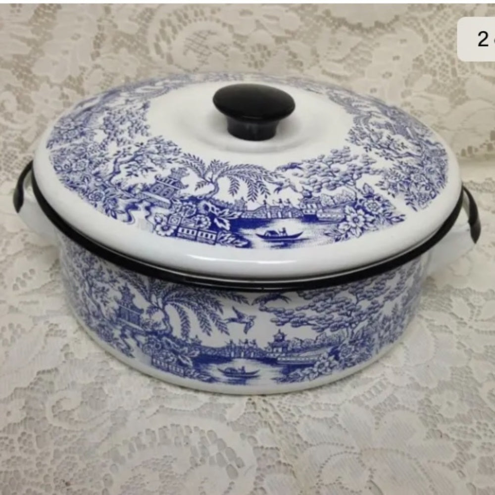 Blue Willow, Enamelware Cookware Large Dutch Oven w/ Lid 11in W x 10in D x 5.5in