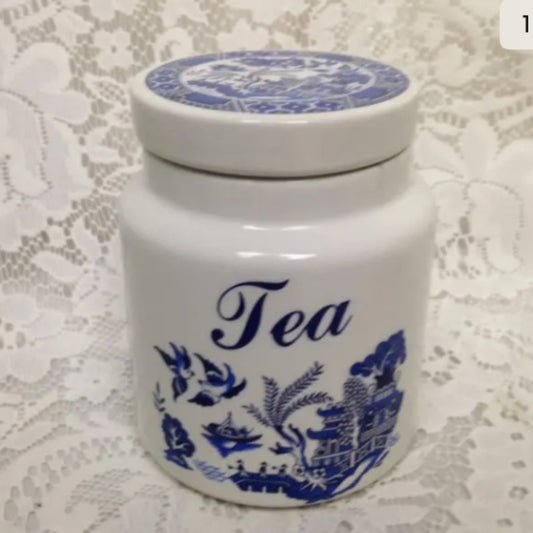 Vintage, Price Kensington England, Blue Willow Tea Canister w/ Lid -5in x 4in