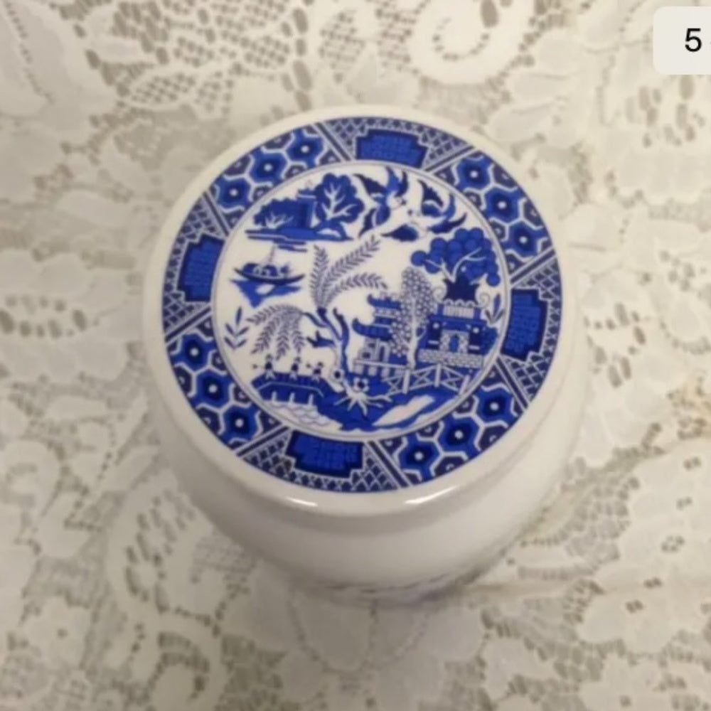 Vintage, Price Kensington England, Blue Willow Tea Canister w/ Lid -5in x 4in