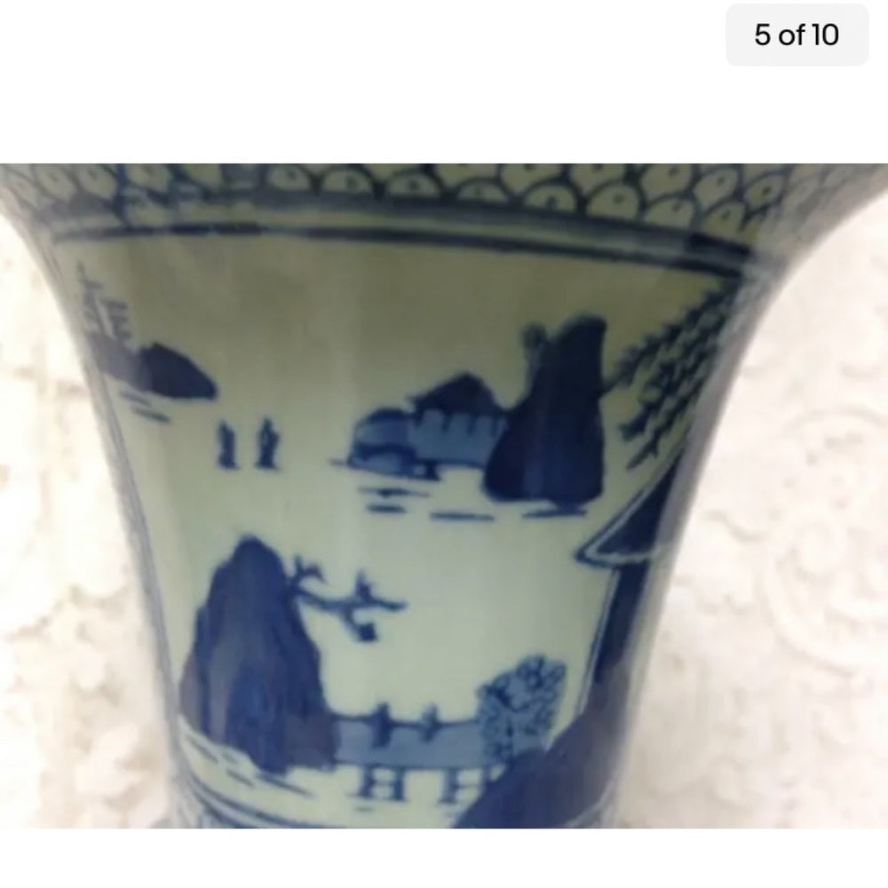 Vintage, Variant Blue Willow Large, Heavy Temple Jar 10in x 6in