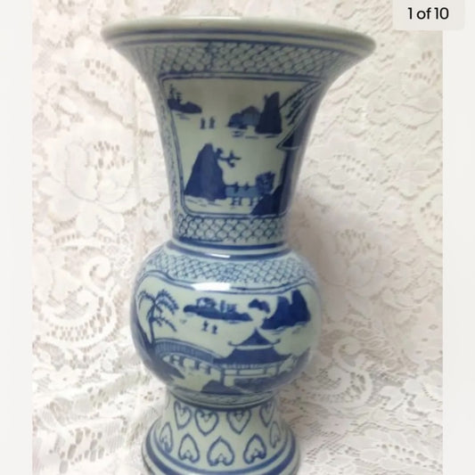 Vintage, Variant Blue Willow Large, Heavy Temple Jar 10in x 6in
