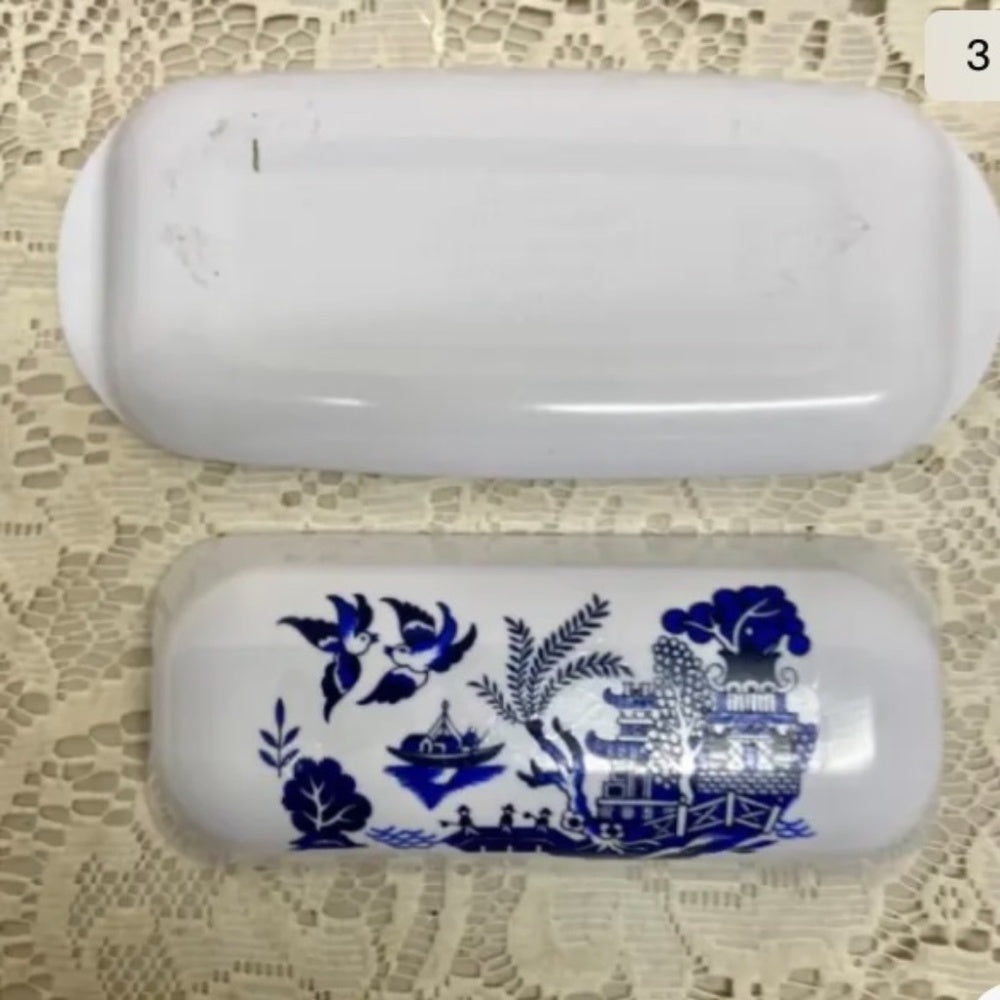 Blue Willow  Memamine Covered Butter Dish  7.5in L x 3.5in W x 2in H.