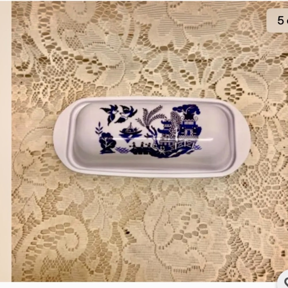 Blue Willow  Memamine Covered Butter Dish  7.5in L x 3.5in W x 2in H.