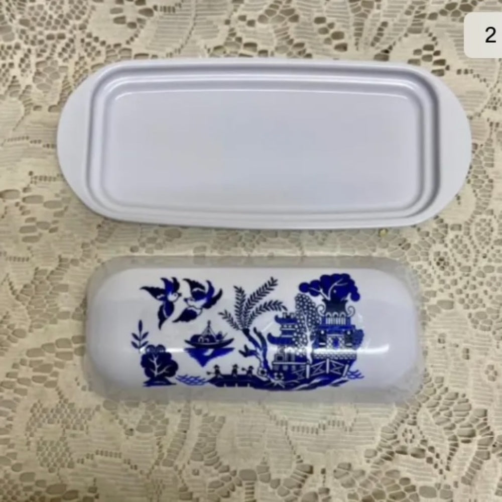 Blue Willow  Memamine Covered Butter Dish  7.5in L x 3.5in W x 2in H.