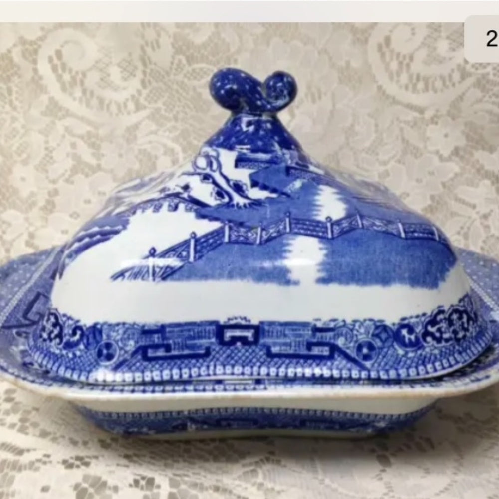 Antique Rare Ridgway  Blue Willow Covered Bowl, Soup Tureen 10.5in W x 6.5in
