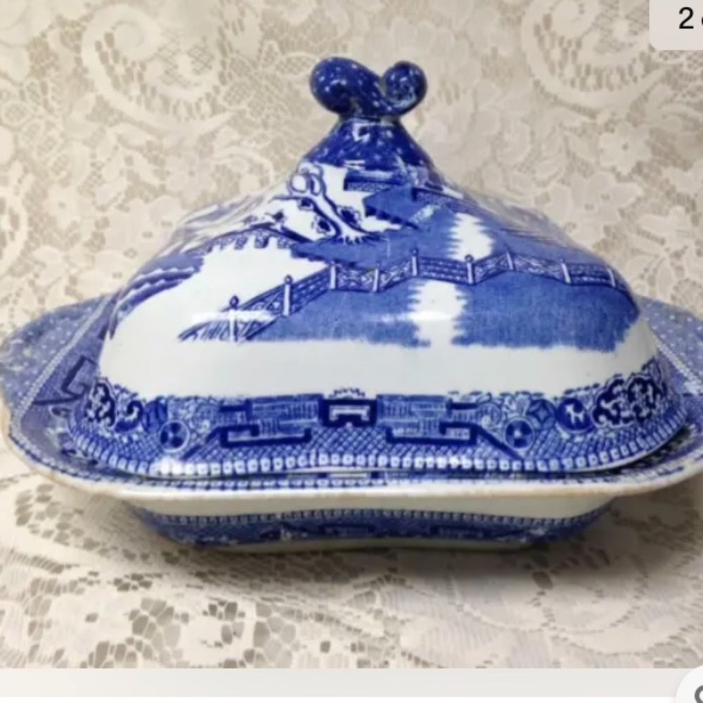 Antique Rare Ridgway  Blue Willow Covered Bowl, Soup Tureen 10.5in W x 6.5in