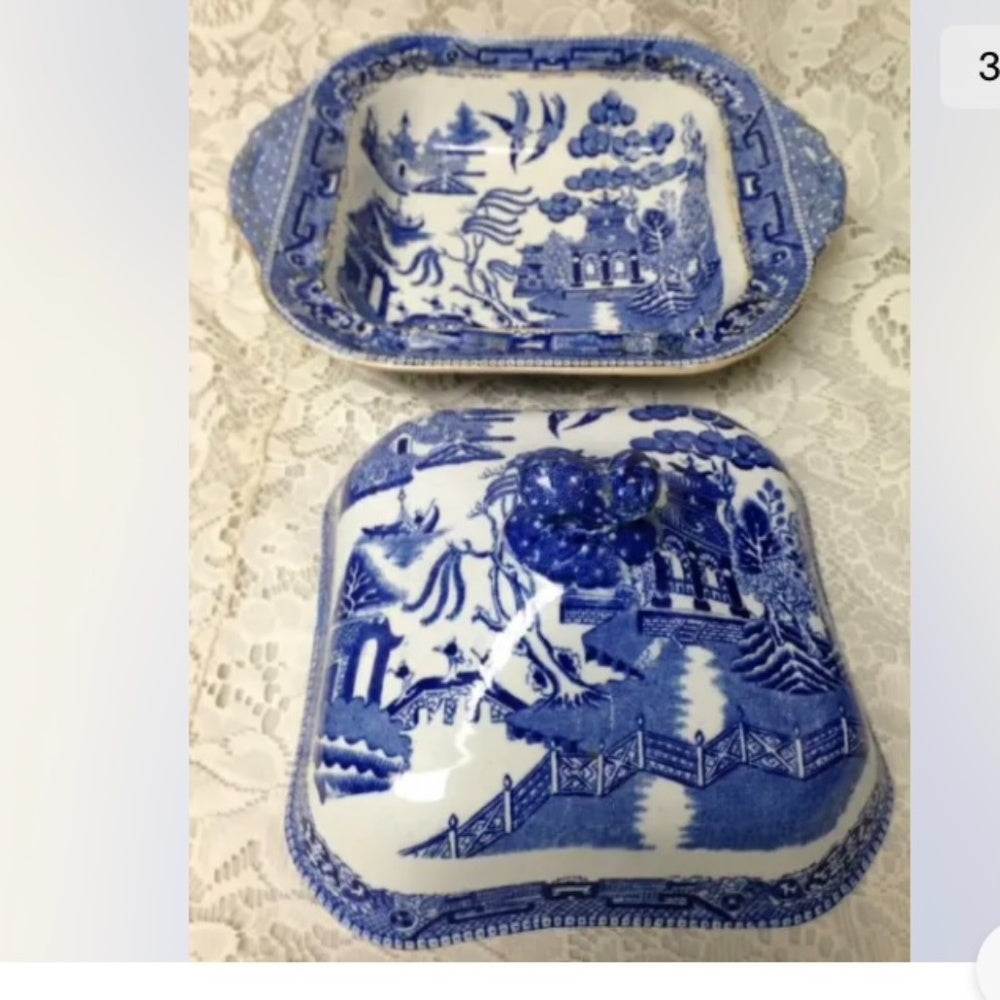 Antique Rare Ridgway  Blue Willow Covered Bowl, Soup Tureen 10.5in W x 6.5in