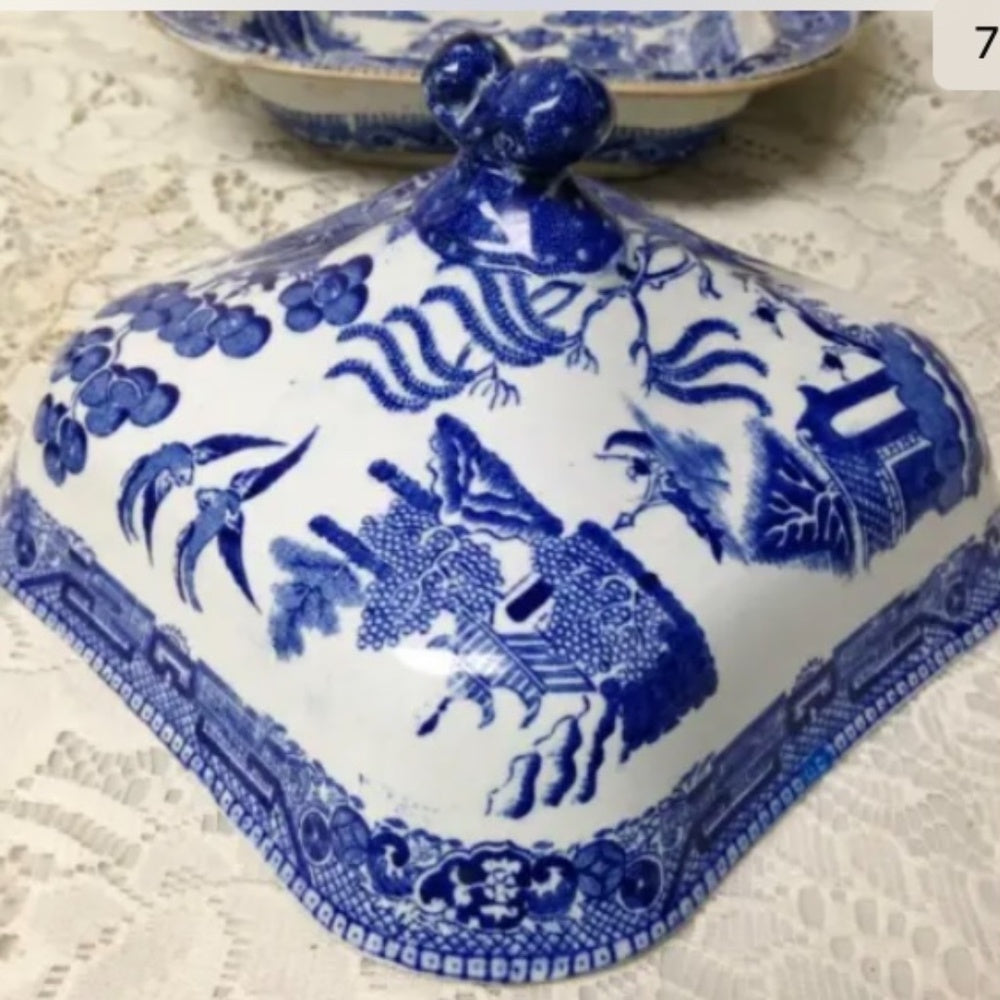 Antique Rare Ridgway  Blue Willow Covered Bowl, Soup Tureen 10.5in W x 6.5in