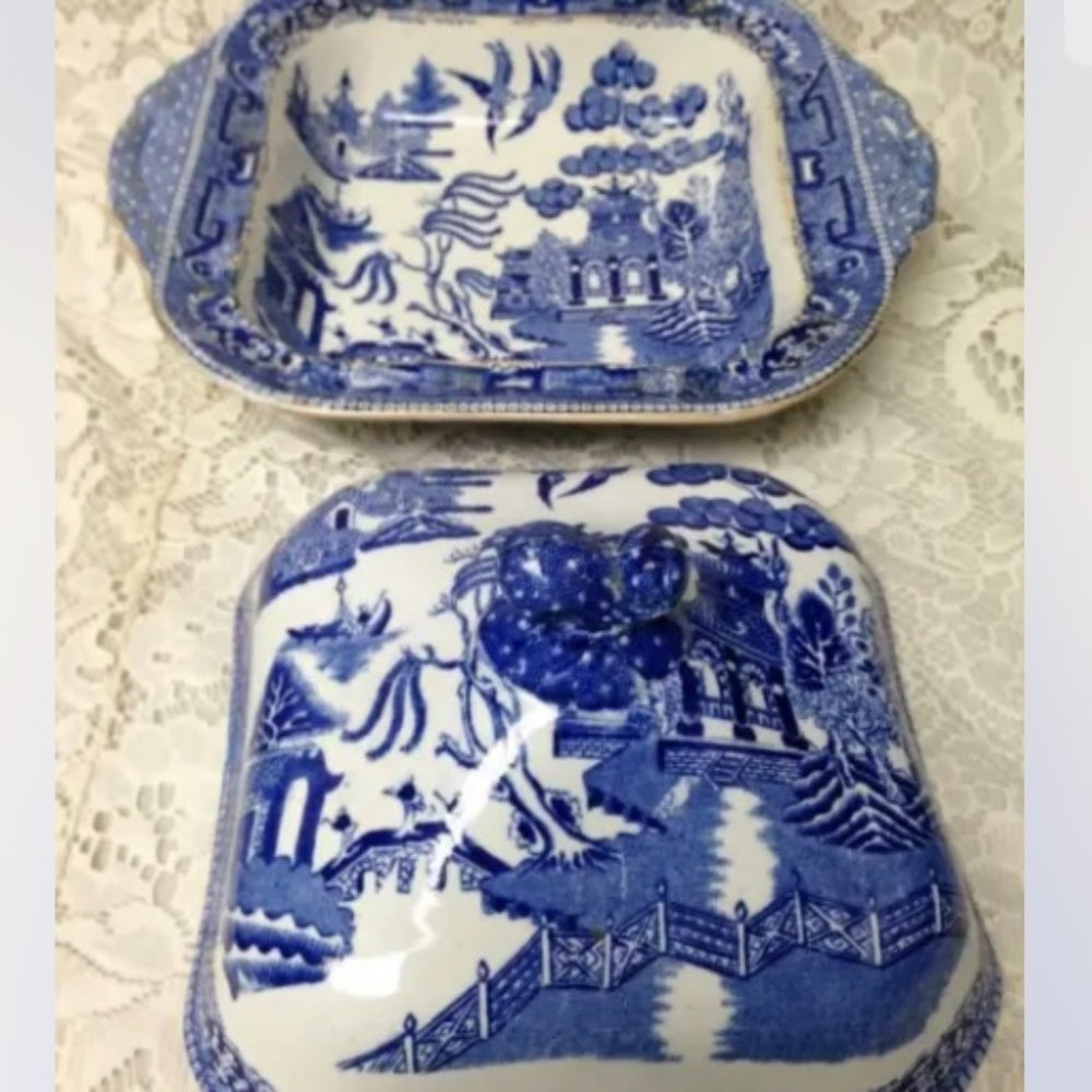 Antique Rare Ridgway  Blue Willow Covered Bowl, Soup Tureen 10.5in W x 6.5in