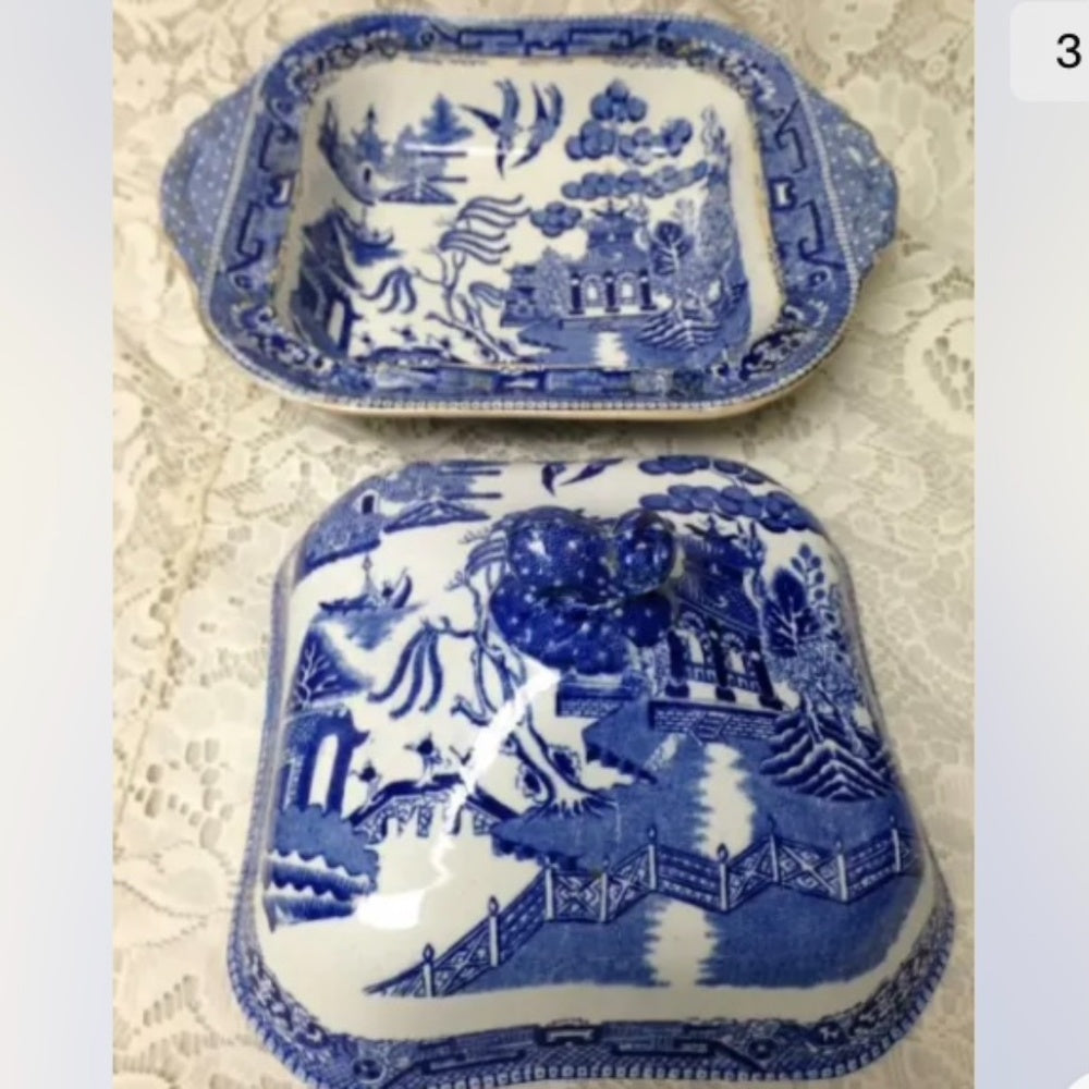 Antique Rare Ridgway  Blue Willow Covered Bowl, Soup Tureen 10.5in W x 6.5in