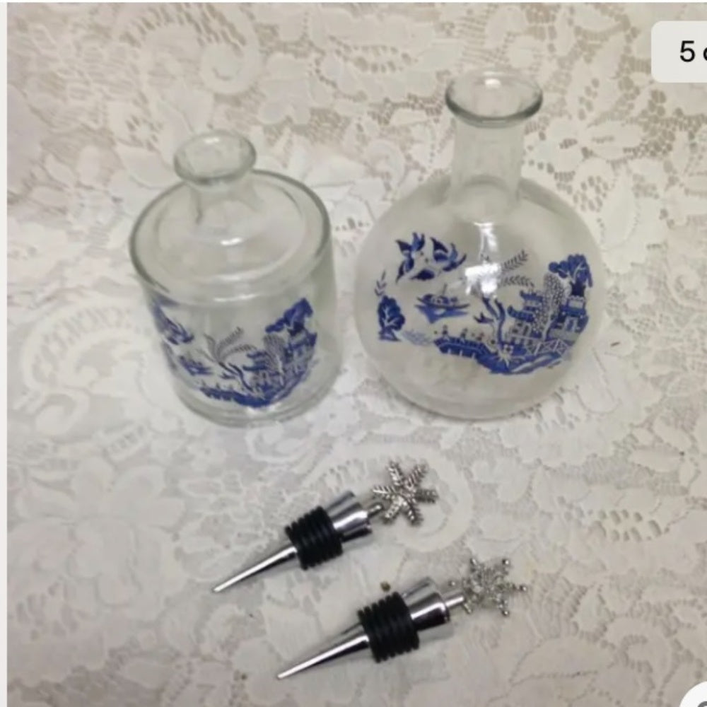 Blue Willow Oil and Vinegar Set 7in x 5in; 8in x 4.5in