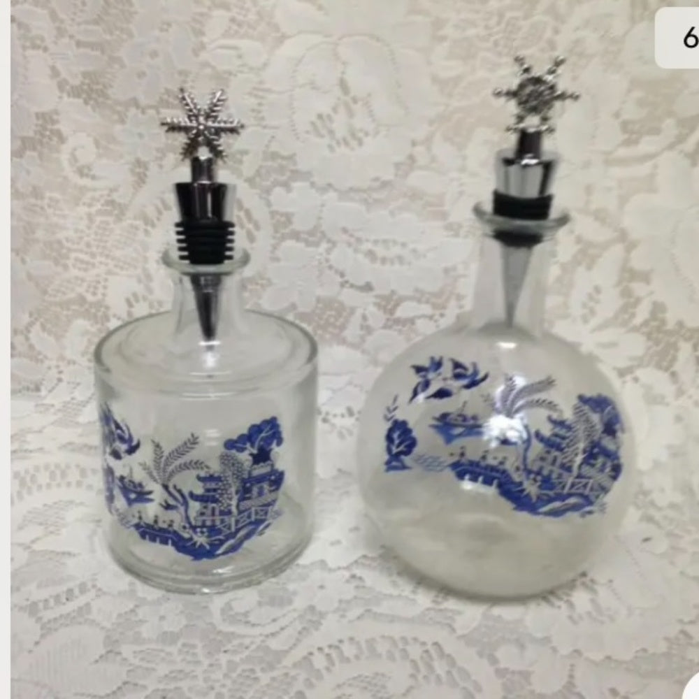 Blue Willow Oil and Vinegar Set 7in x 5in; 8in x 4.5in