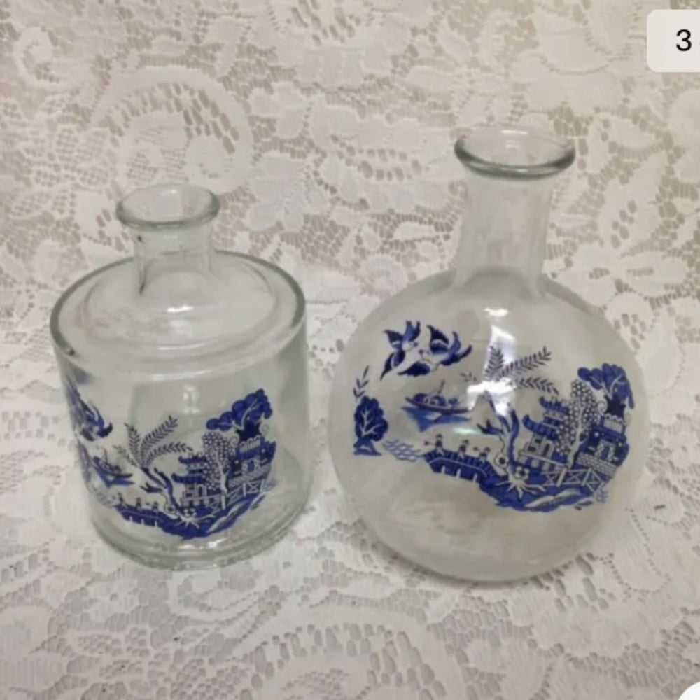 Blue Willow Oil and Vinegar Set 7in x 5in; 8in x 4.5in