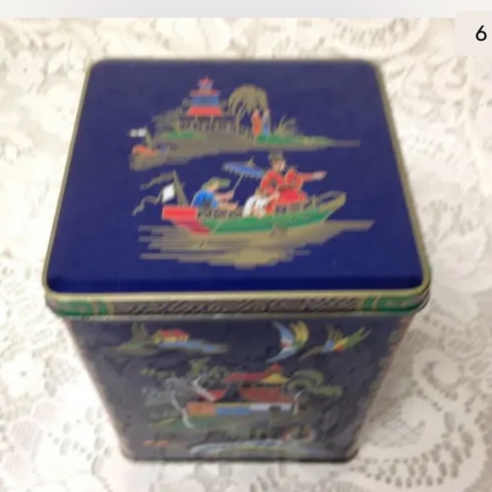 Vintage, Rare, England Variant Gaudy Willow Coasters in Hinged Tin Box 6in x 4in