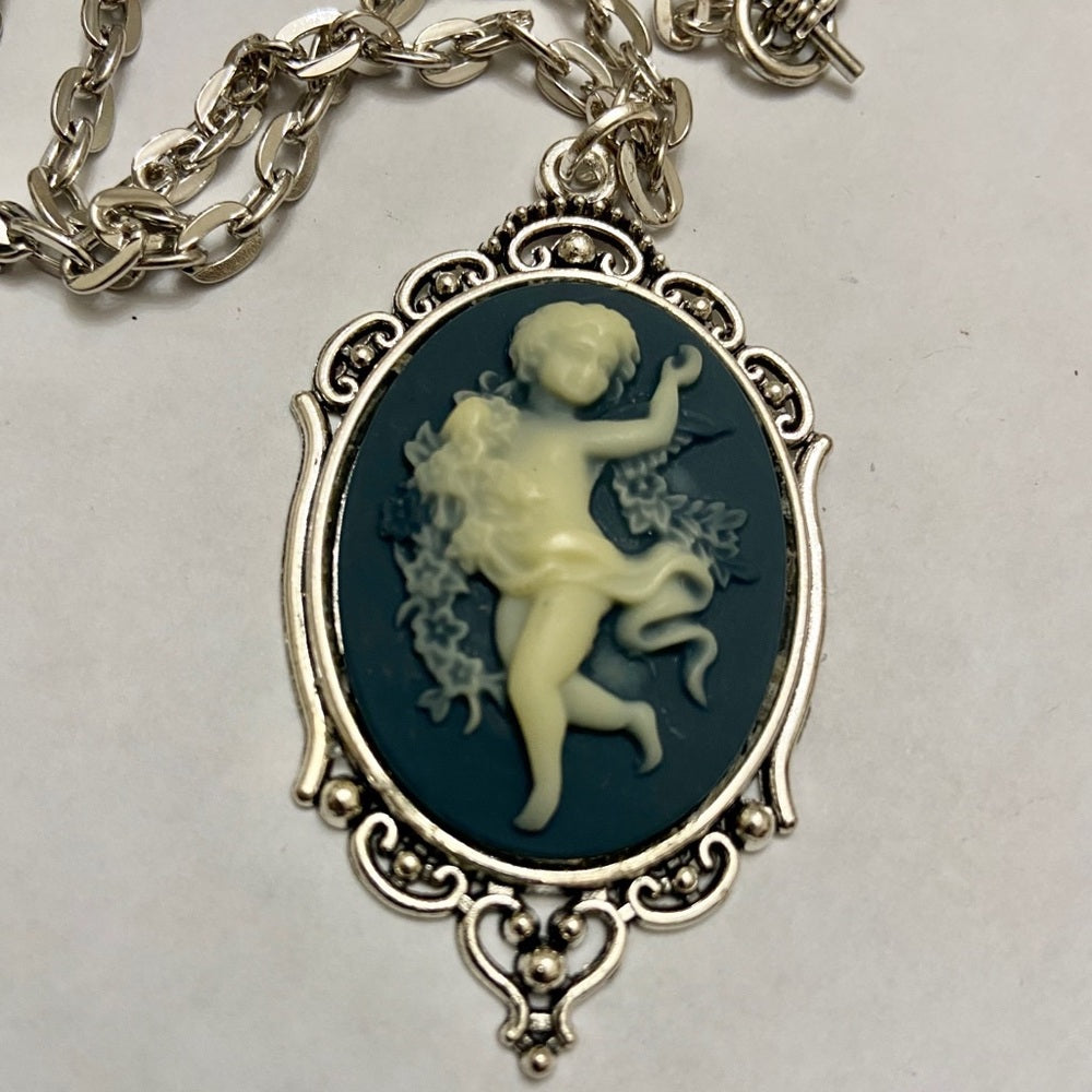 Vintage Grayish Black Cameo of a Cherub 18in Silver Plated Pendant Necklace