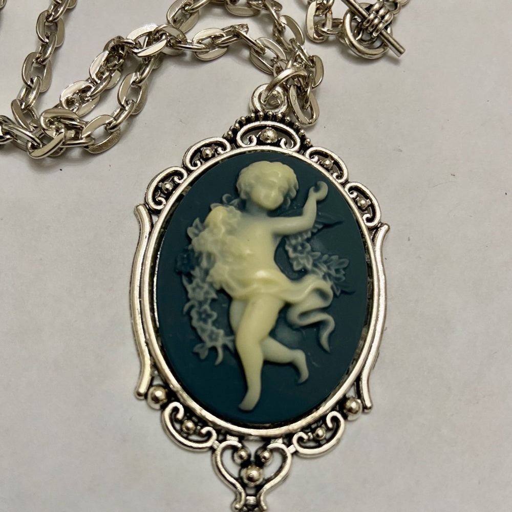 Vintage Grayish Black Cameo of a Cherub 18in Silver Plated Pendant Necklace