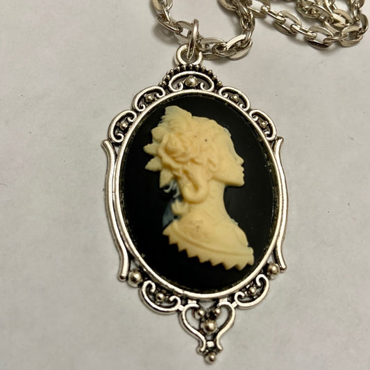 Vintage Black Cameo of an Oriental Lady 18in Silver Plated Pendant Necklace