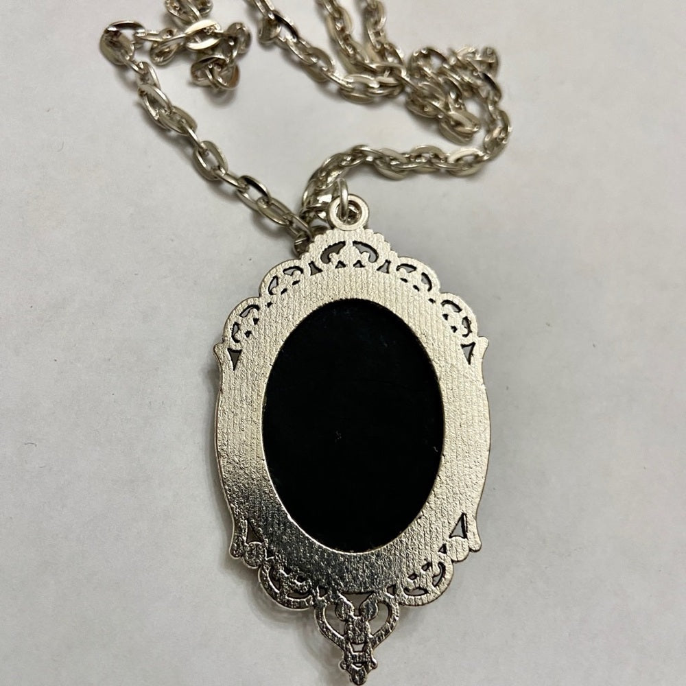 Vintage Black Cameo of an Oriental Lady 18in Silver Plated Pendant Necklace