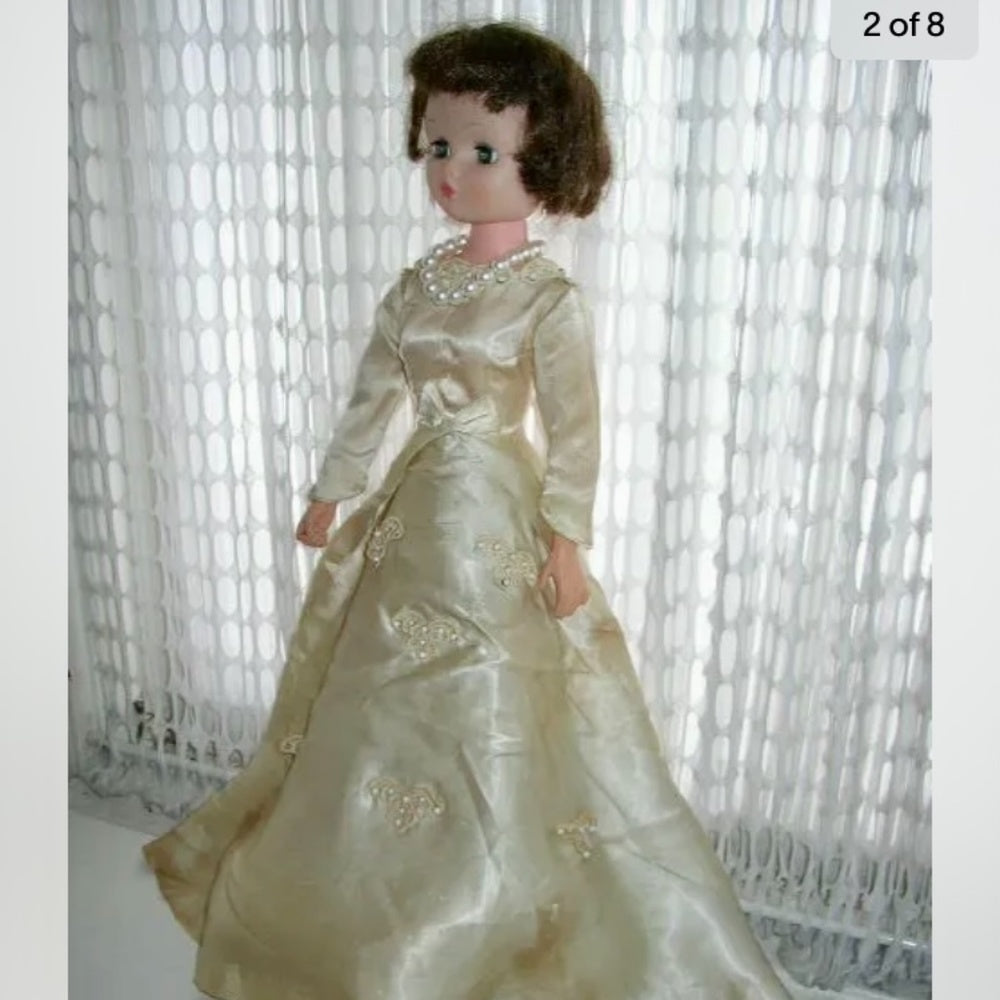 Vintage, 21” De Luxe Reading Doll in Bridal Gown