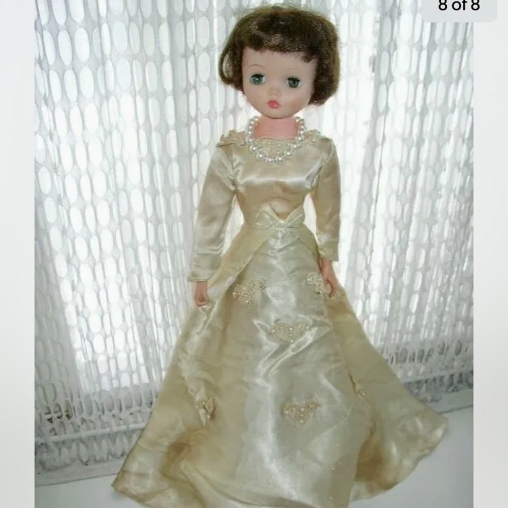 Vintage, 21” De Luxe Reading Doll in Bridal Gown