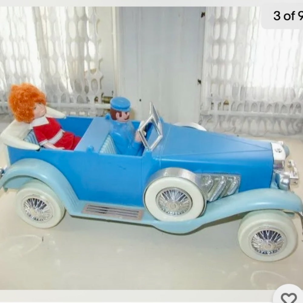 Vintage, Rare 1982 Knickerbocker Orphan Annie in Limousine