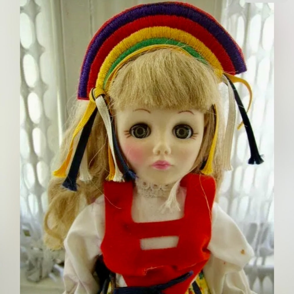 Vintage, 1975 Effanbee Holland International Doll