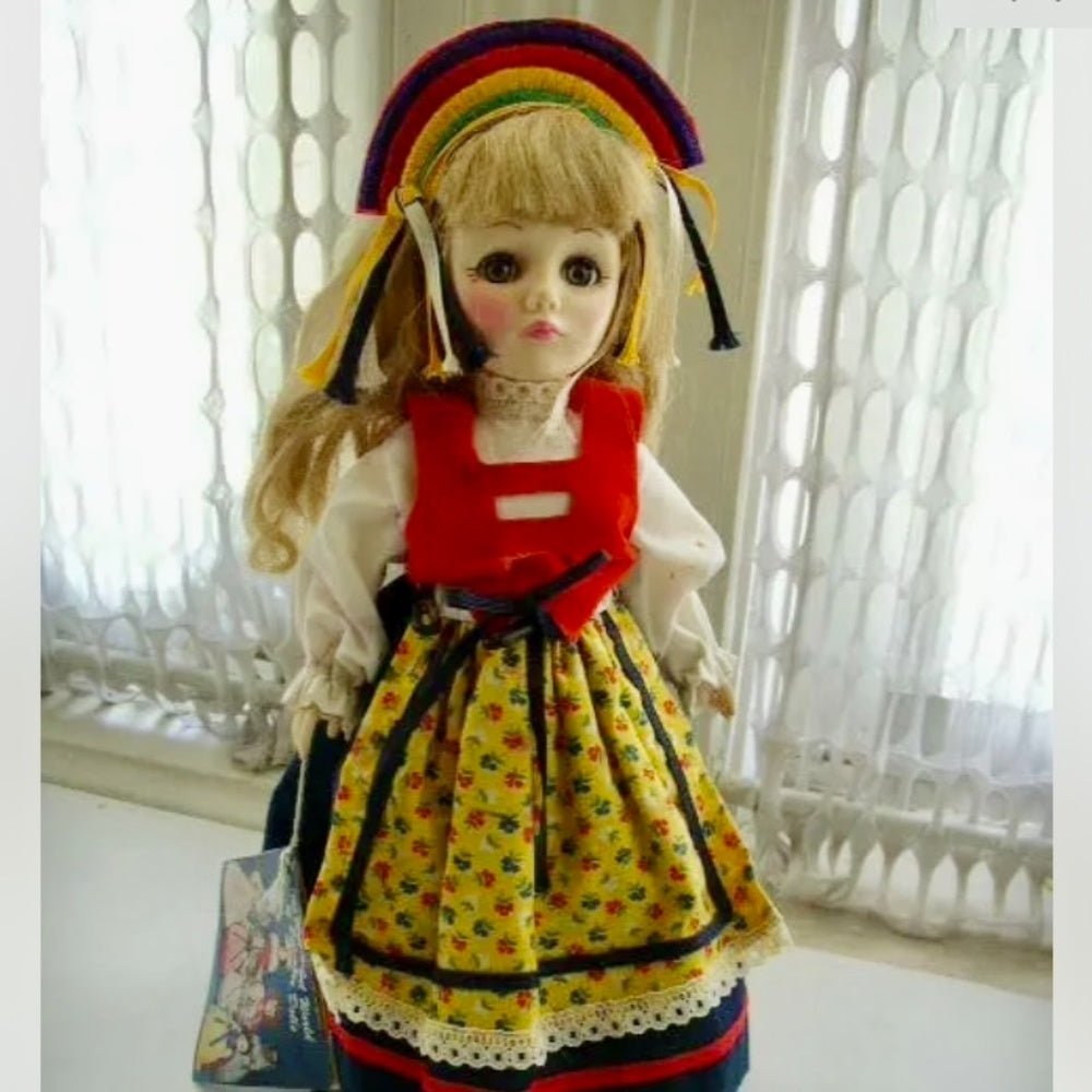 Vintage, 1975 Effanbee Holland International Doll