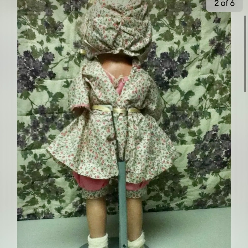 Antique, 18in, Painted Face Composition Doll (pmtt)  This is a beautiful 18-inch