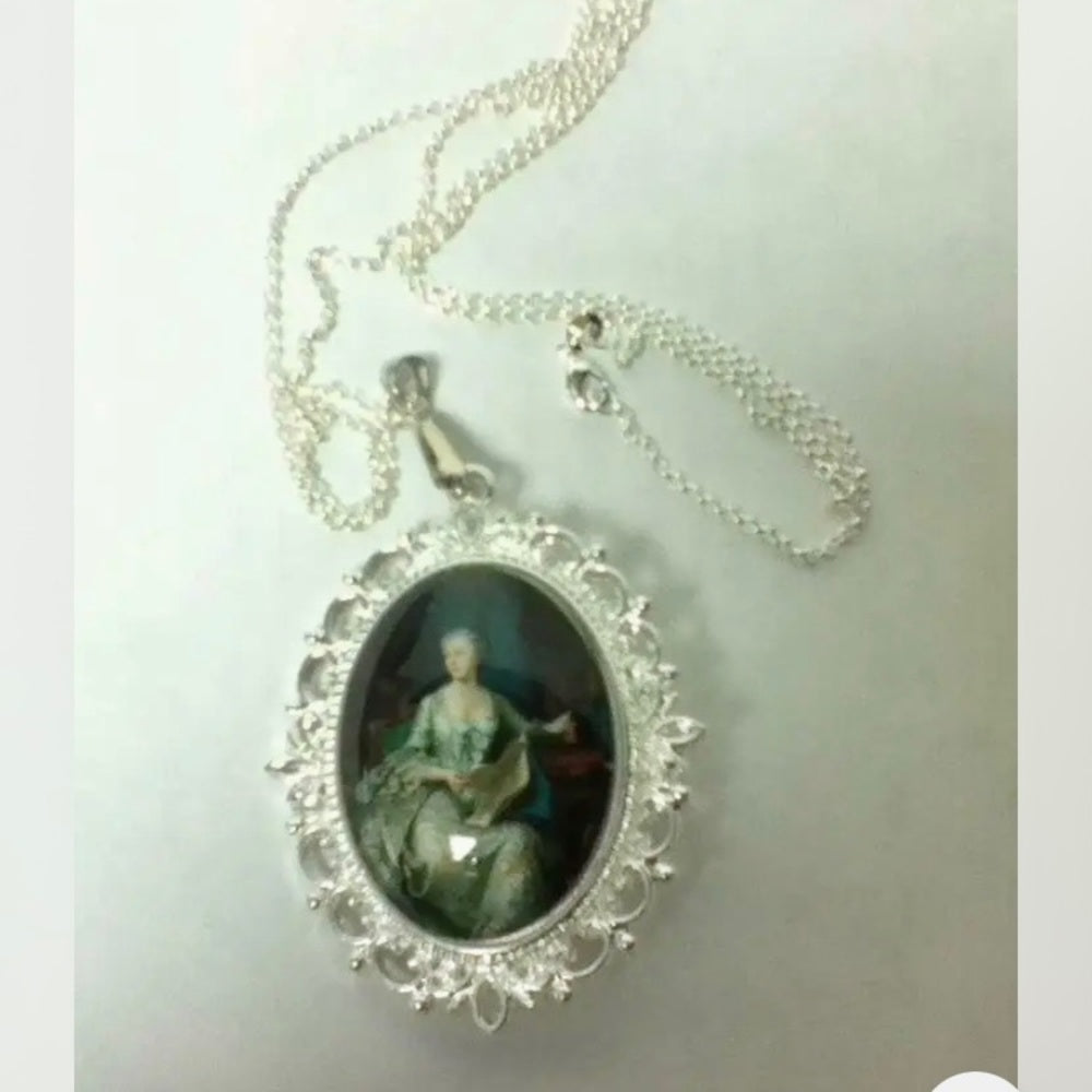 Glass Cabochon Cameo of a Lady in Green Gown,  Brooch-Pendant with 925 Chain Ne