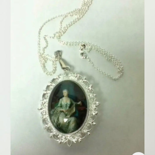 Glass Cabochon Cameo of a Lady in Green Gown,  Brooch-Pendant with 925 Chain Ne