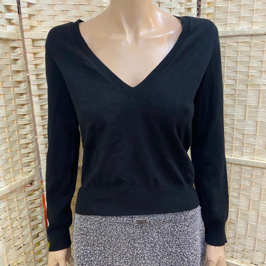 Mossimo Black V Neck Long Sleeves Shirt  Size M