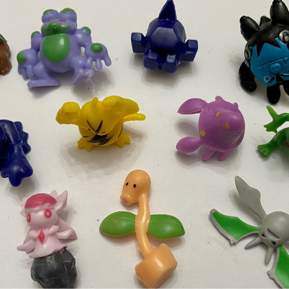 Lot of 11 Pokemon Figures # 3