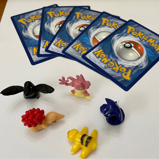 Lot 27- 5 Pokemon Cards and 5 Pokémon Figures