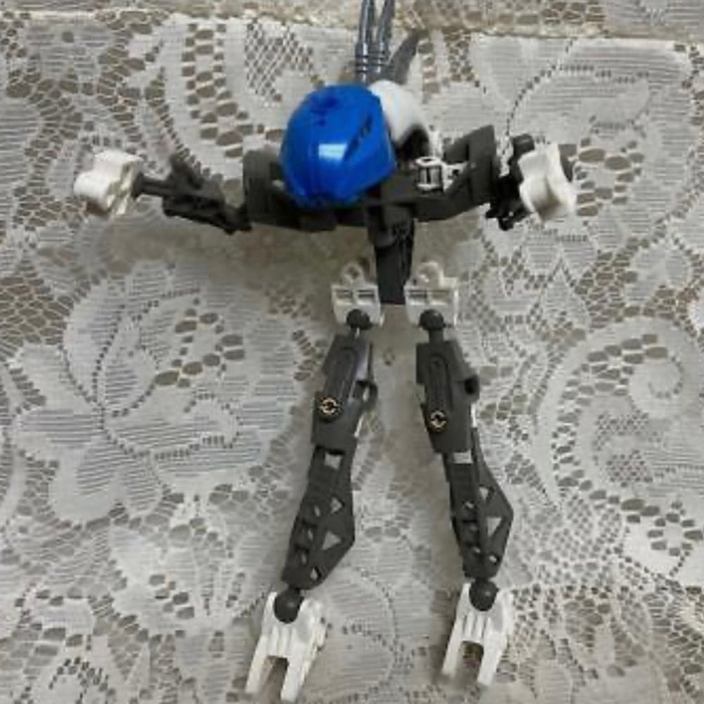 Vintage, Rare, Lego, Bionicle Blue-Gray Action Figure 8in x 5in (B0222)