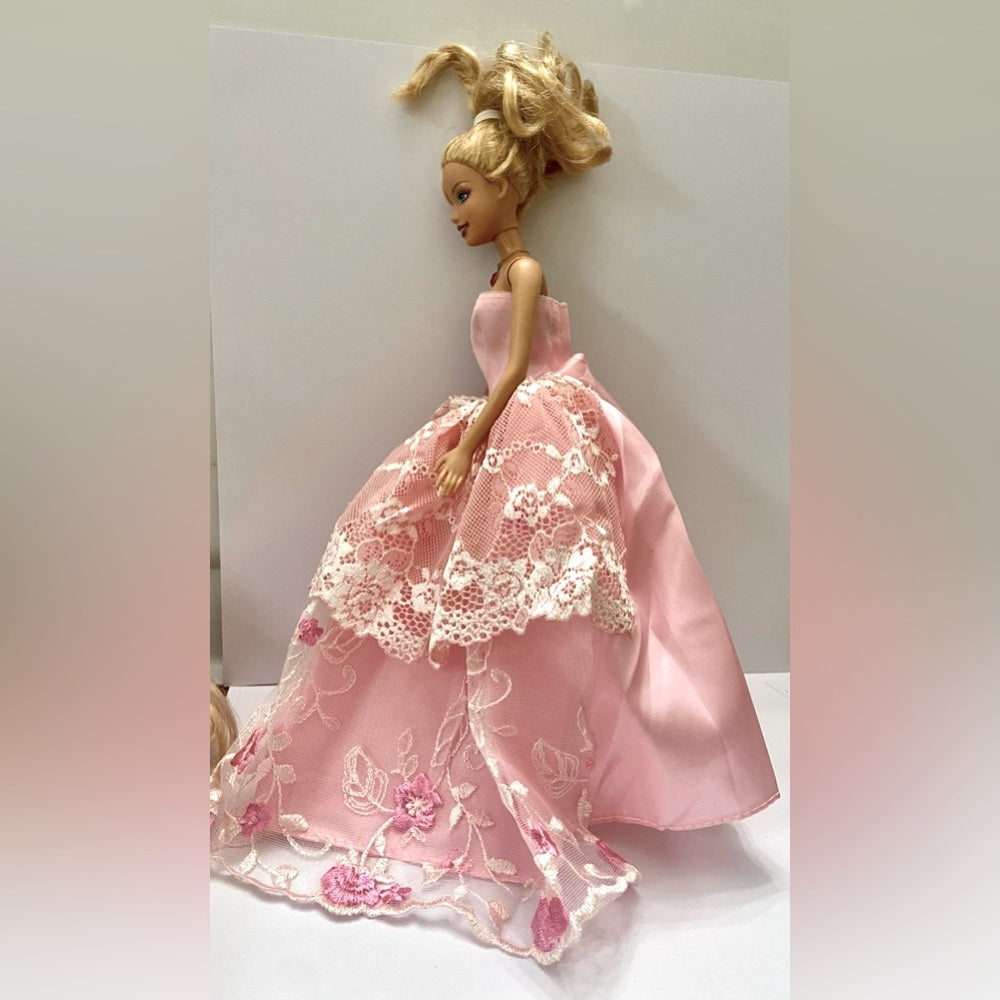 2005 Mattel Barbie Doll in Elegant White and Pink  Lacy Gown