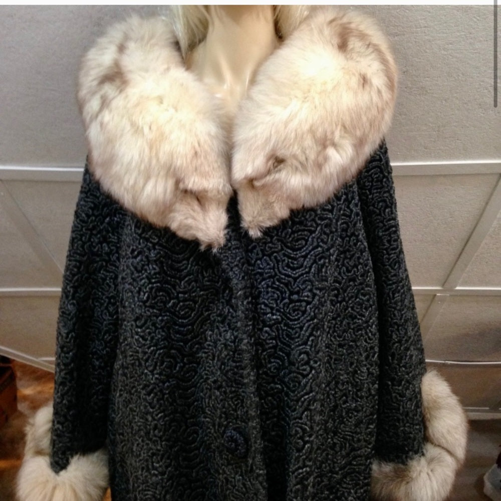 Vintage, Astrakin, France Gray Persian Lamb Swing Coat (tj1120)  This swing coat