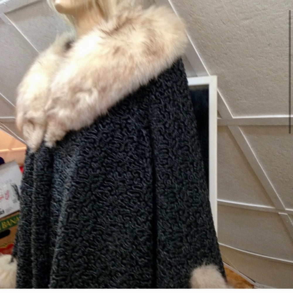 Vintage, Astrakin, France Gray Persian Lamb Swing Coat (tj1120)  This swing coat