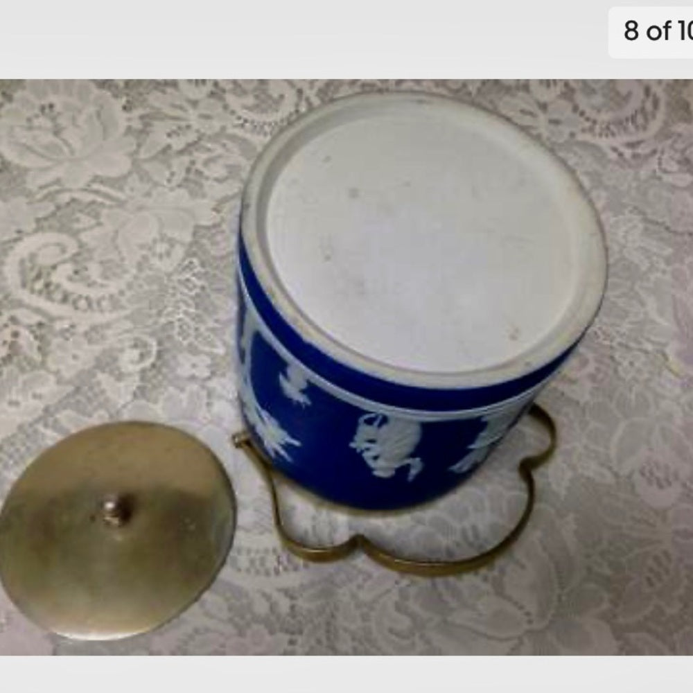 Vintage, Rare, Wegdwood, Jasperware Biscuit Jar 6.5inx5.5in