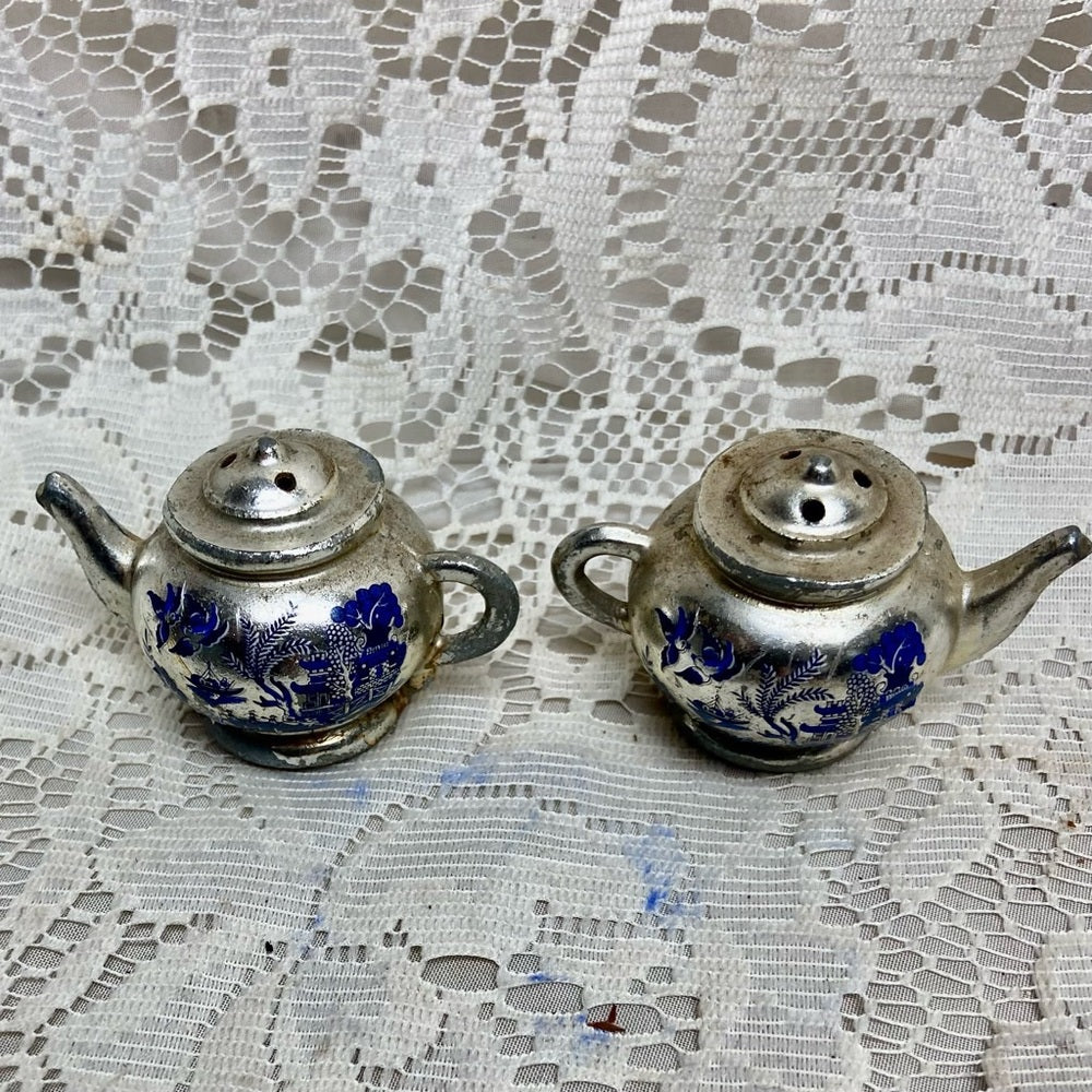 Vintage, Silver plated Figural Teapot, Blue Willow Salt and Pepper Shaker Set