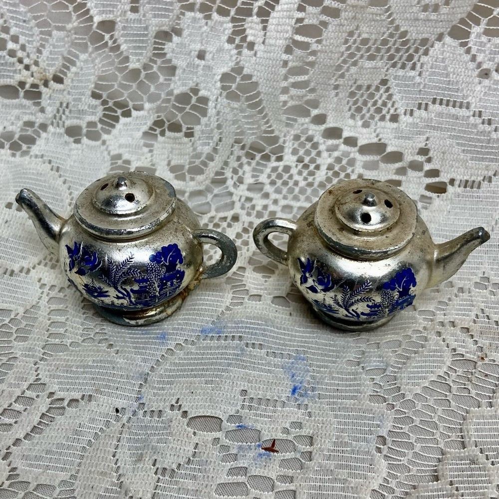 Vintage, Silver plated Figural Teapot, Blue Willow Salt and Pepper Shaker Set