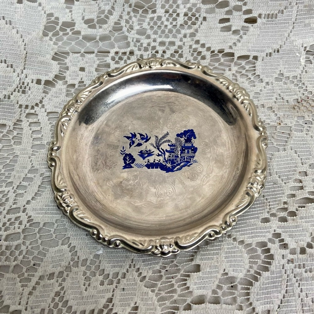 Vintage, Silver plated Figural Teapot, Blue Willow Salt and Pepper Shaker Set