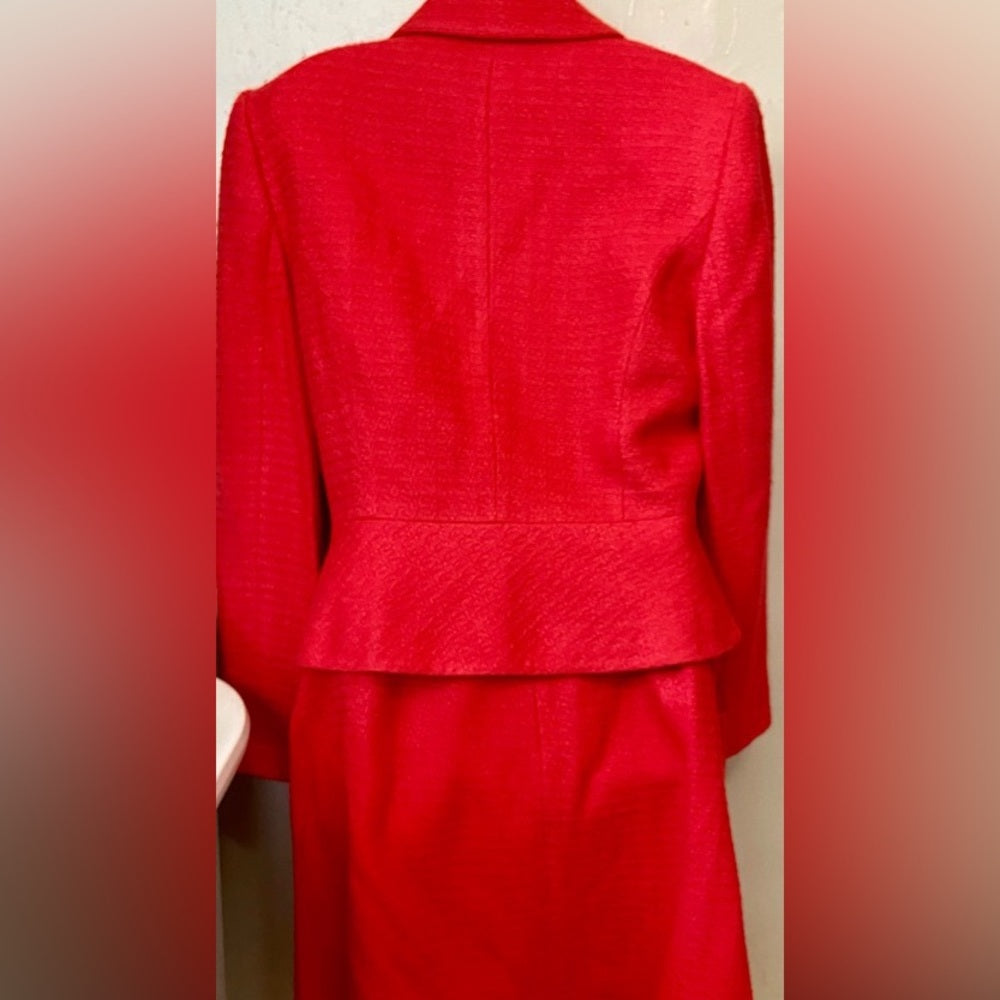 Liz Claiborne Red 2-pc Suit Outfit Set. (Size 12)
