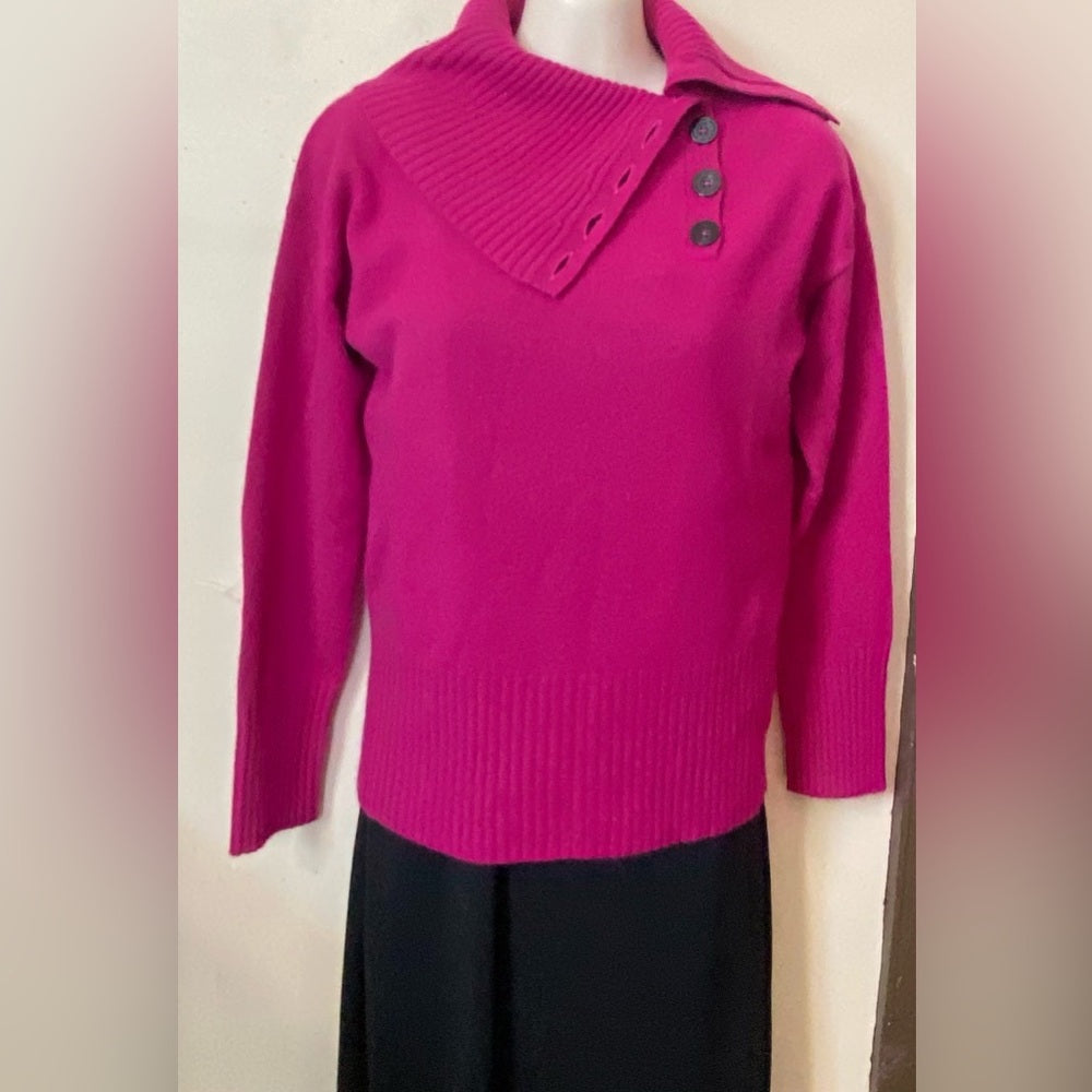Anne Klein, Fuchsia Buttoned Collar Pull Over Sweater. (SP)