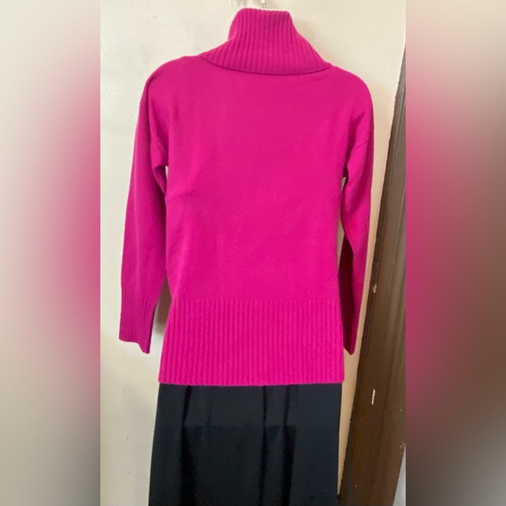 Anne Klein, Fuchsia Buttoned Collar Pull Over Sweater. (SP)