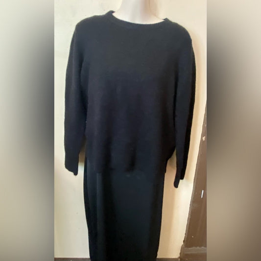 Old Navy Black Wool, Pull Over Sweater. (MP)