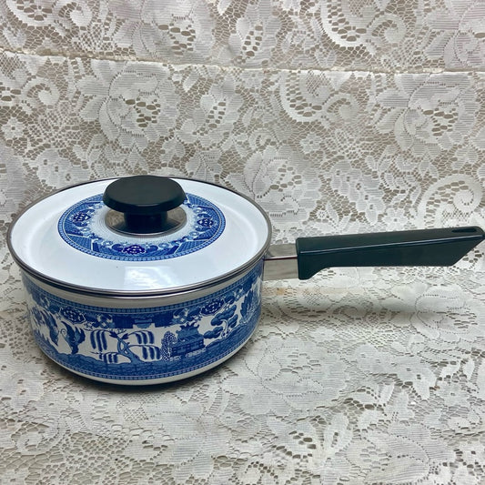 Blue Willow, Enamelware Cookware -Covered Sauce Pan (M) 14in L x 8in D x 5.5in H